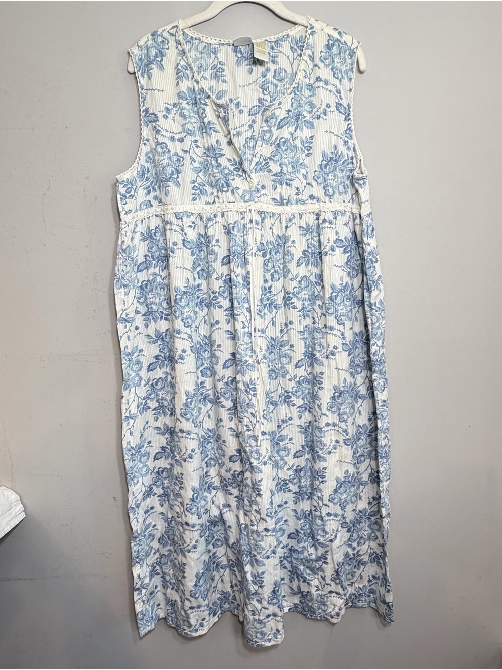 Vintage Gilligan & O’Malley 100% cotton nightgown dress blue and white floral XL